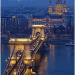 On Váci Street * Budapeste